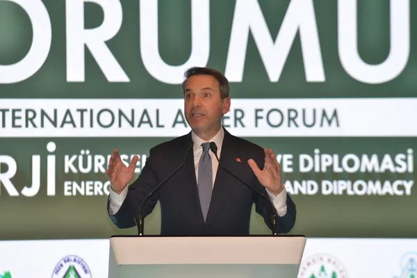 Karadeniz’de petrol ve gaz hamlesi! Bakan Bayraktar sondaj için yeni noktayı açıkladı